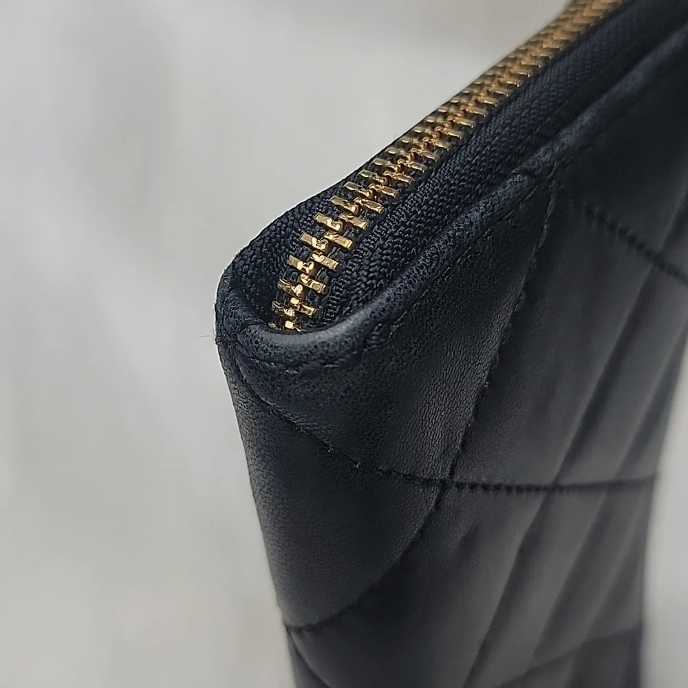 MICHAEL‎ KORS Hamilton Black Quilted Leather Gold Tone Logo Zip Around Wallet